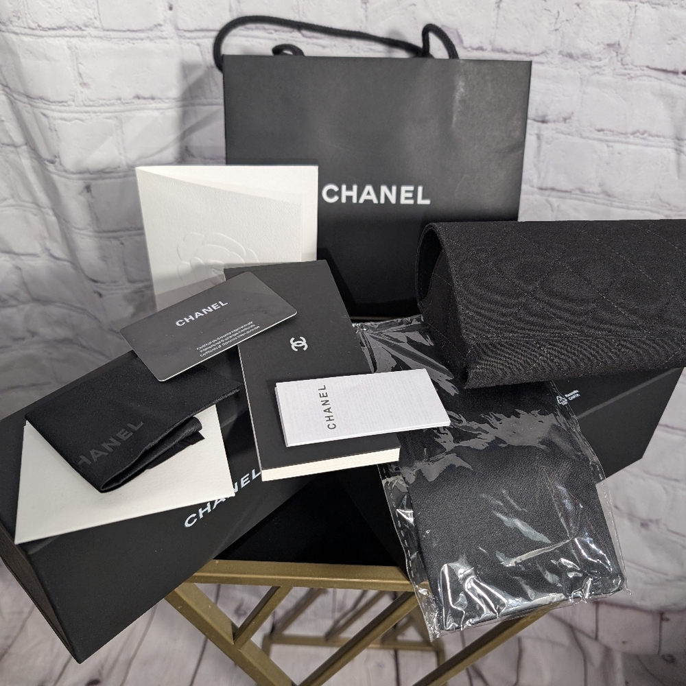 Authentic CHANEL Rectangle Sunglasses Black And Gold Iconic Side Logo - Picture 14 of 16